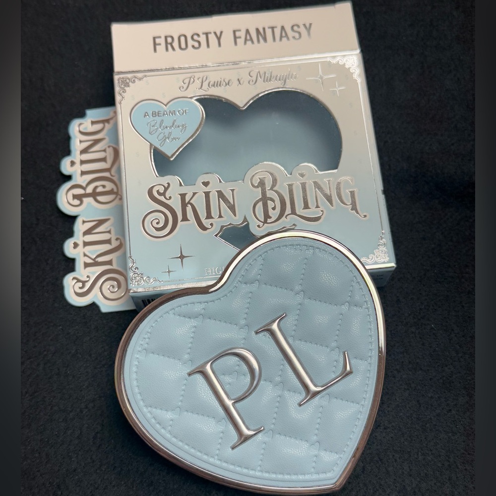 P. LOUISE Frosty Fantasy Skin Bling Highlighter Heart Compact.  Super cute! NIB